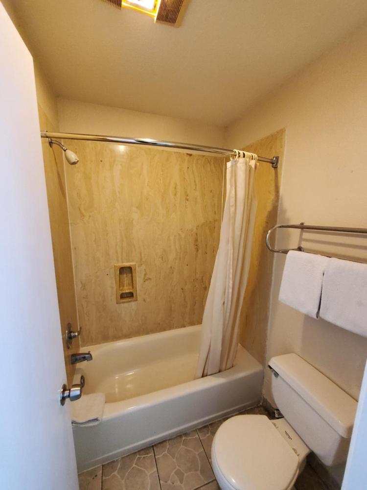 Double Room with Two Double Beds - Non-Smoking interior